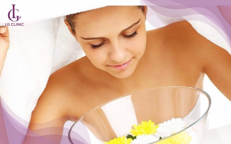 Xông hơi là phương pháp detox da mặt tại nhà đơn giản