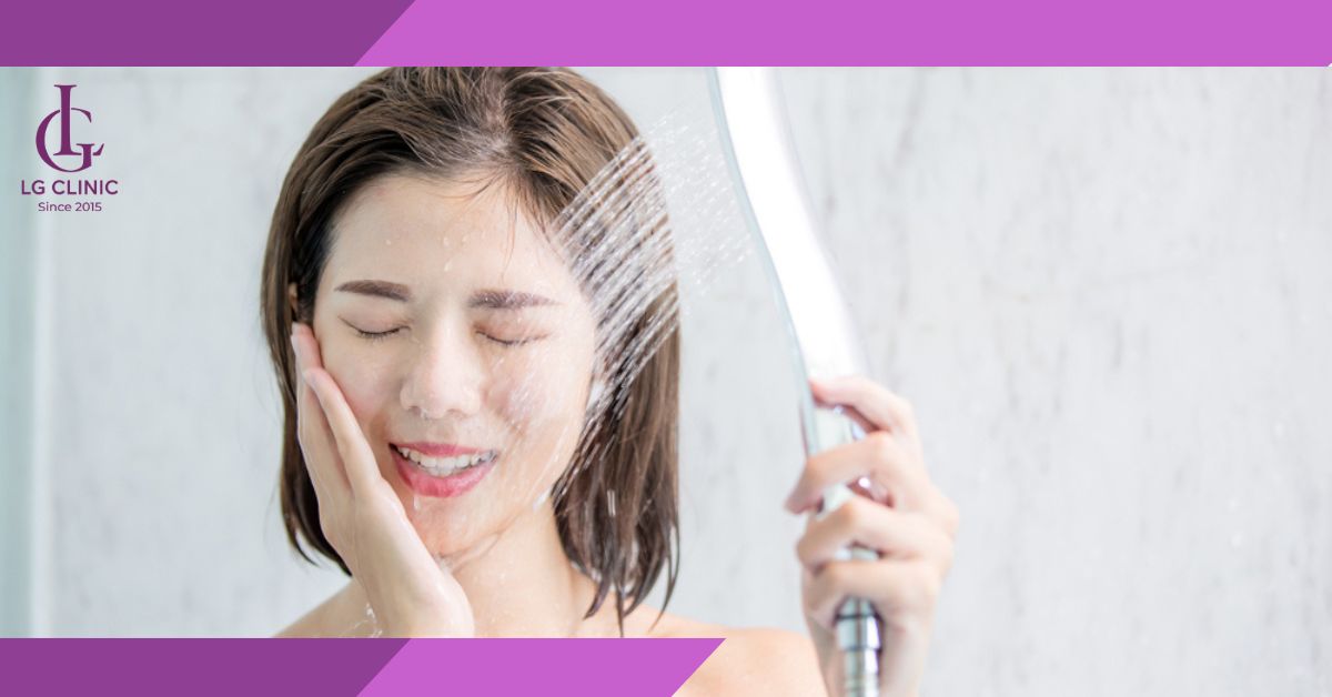 Không nên tắm với nước nóng sau khi triệt lông bikini