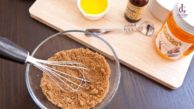 Cách triệt lông mặt tại nhà bằng mật ong và đường