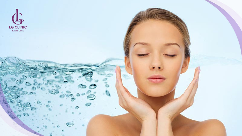 Da có được độ ẩm cần thiết sẽ giúp da trông căng bóng và tràn đầy sức sống