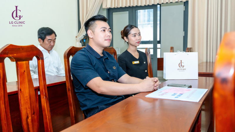 Ông Trần Minh Duy - Đại diện của Viện thẩm mỹ LG Clinic