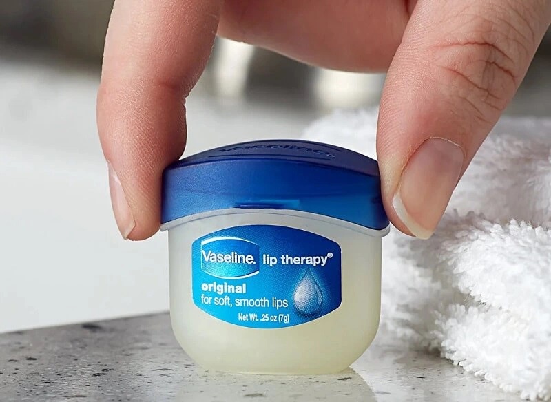 cách trị thâm mông bằng Vaseline