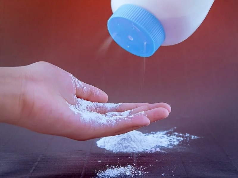 cách trị thâm nách bằng phấn rôm