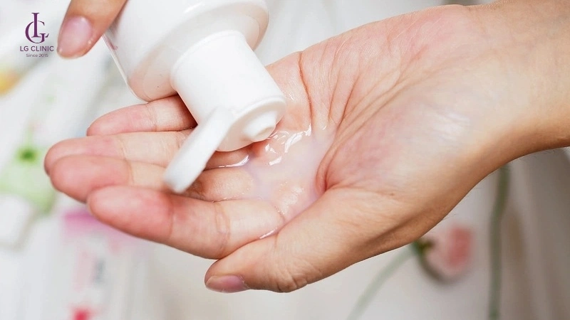 trị thâm vùng kín bằng dung dịch vệ sinh vùng kín