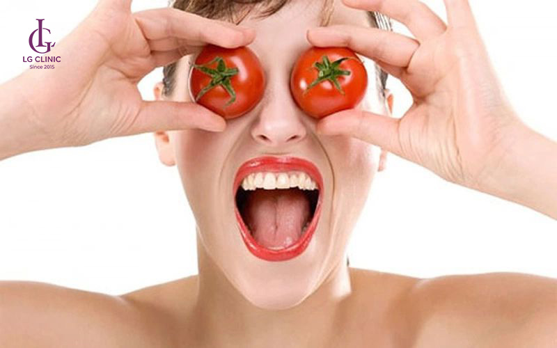 cách trị thâm mắt bằng cà chua