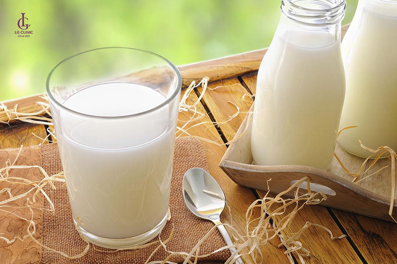 cách trị thâm quầng mắt bằng sữa tươi