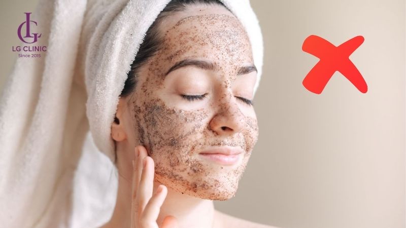 ngừng tẩy tế bào chết để giảm thâm mụn