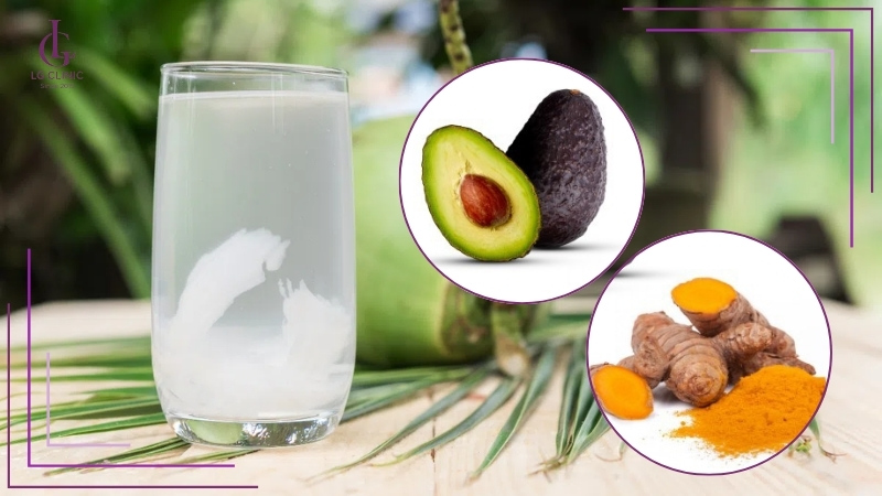 Kết hợp nước dừa, nghệ và bơ tắm trắng