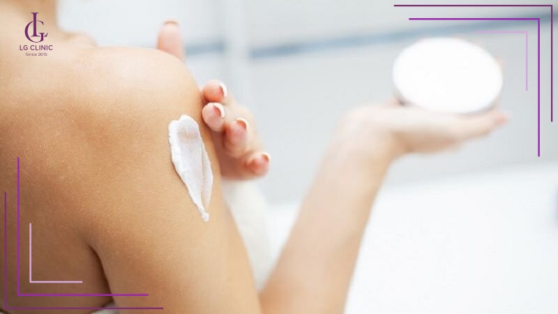 Tắm trắng khô thoa trực tiếp lên cơ thể