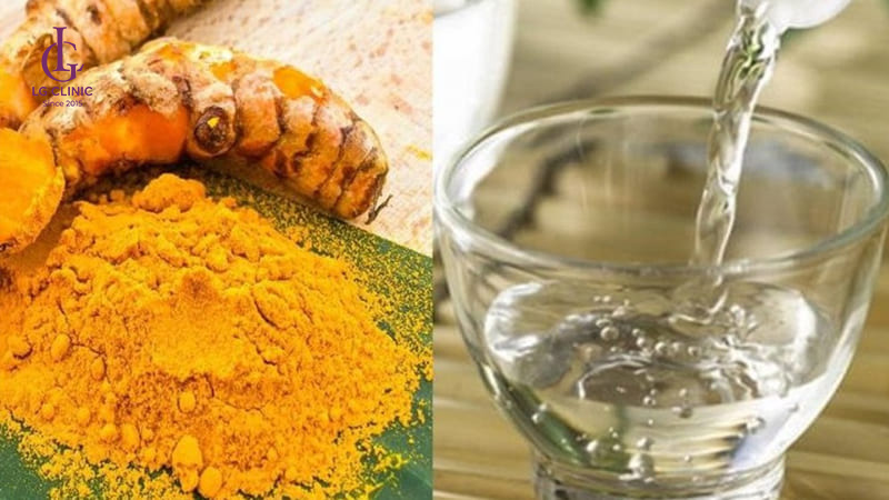 Bột nghệ tươi và rượu trắng