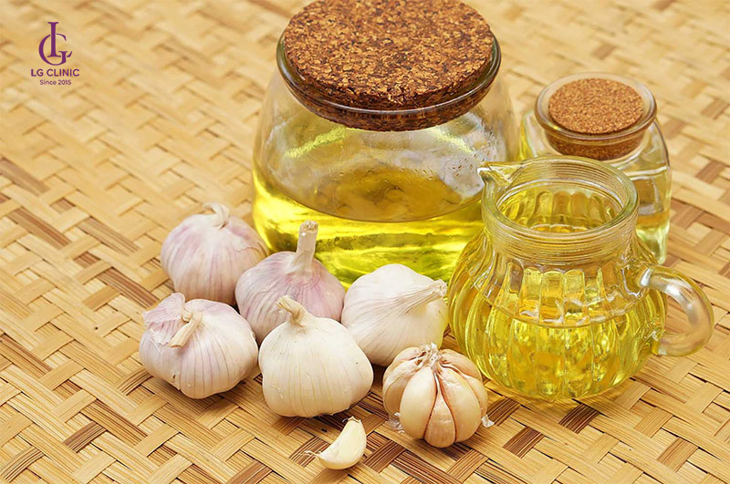 Trị thâm mụn bằng tỏi