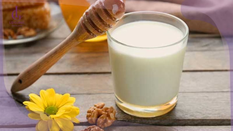 cách làm trắng da bằng mật ong và sữa tươi