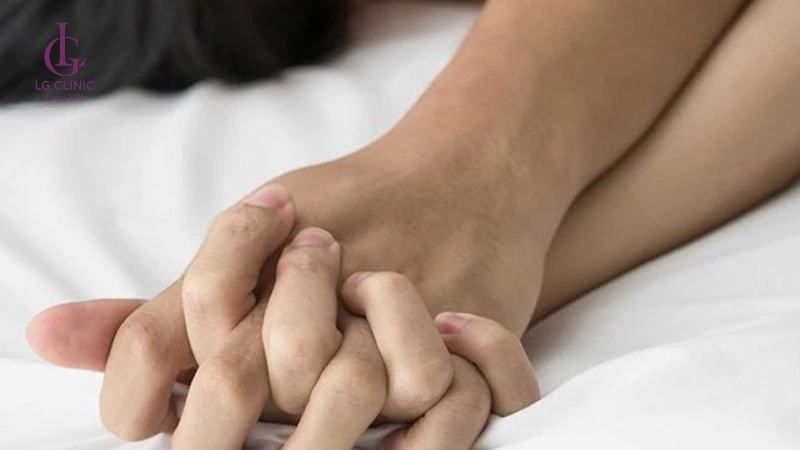 kiêng quan hệ trong 2–3 ngày nếu triệt lông vùng kín