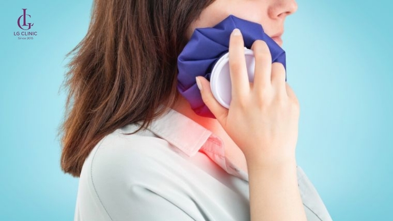 chườm đá sau khi triệt lông mặt