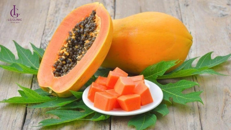 Đu đủ sống xay nhuyễn dùng để triệt lông tại nhà