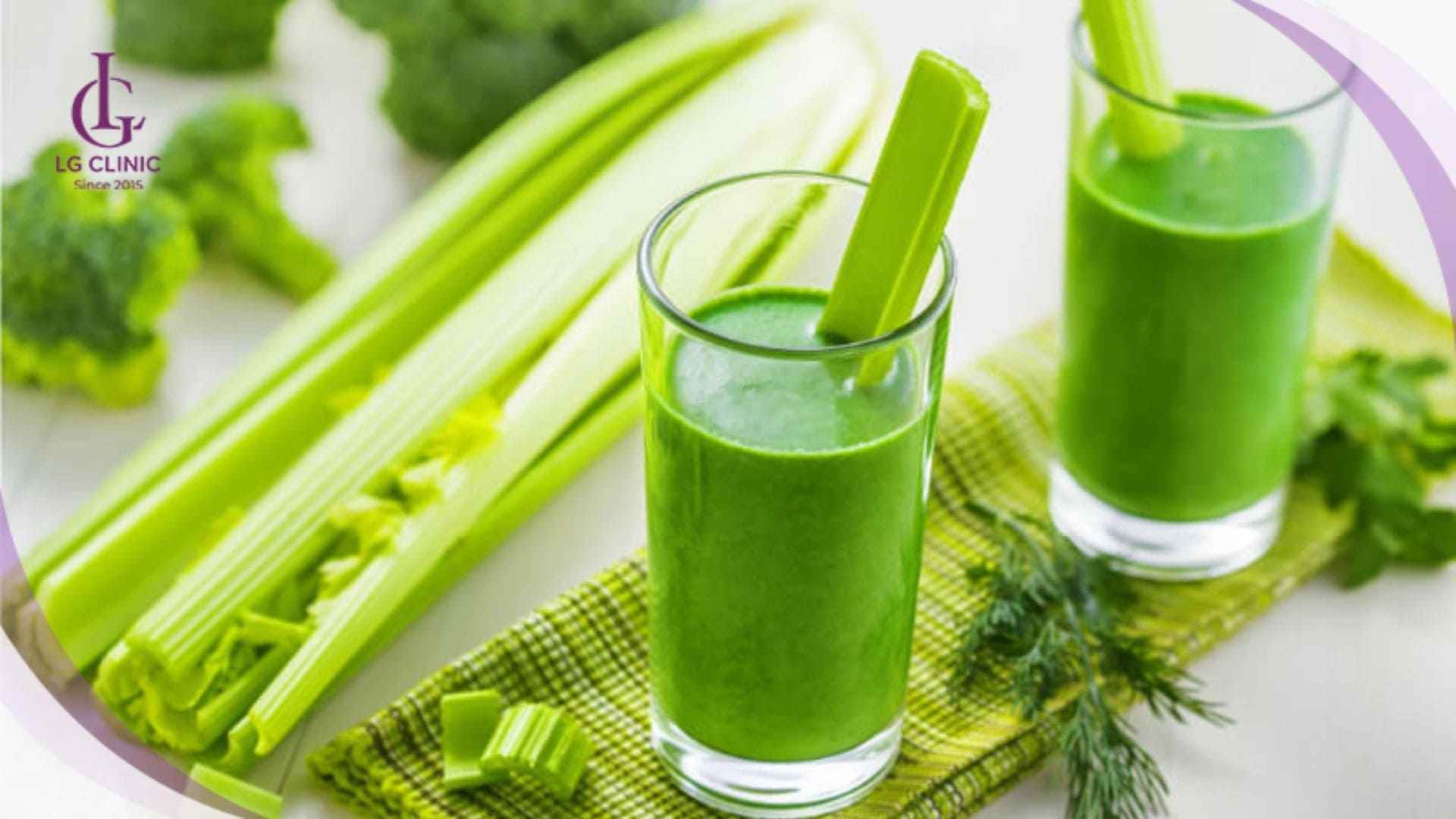 Uống nước ép rau diếp cá giúp làm trắng da tự nhiên.