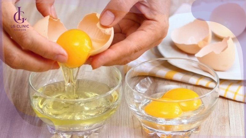 cách làm mặt nạ trứng gà trị mụn đầu đen