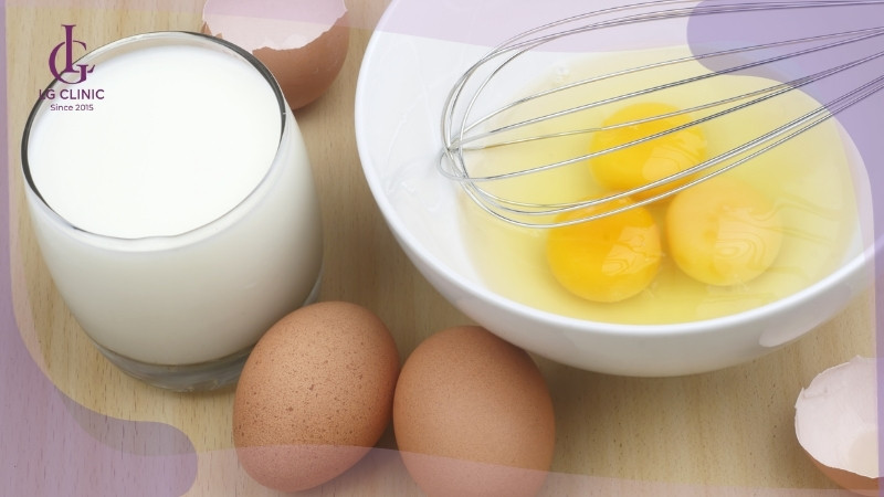 cách làm trắng da bằng trứng gà và sữa chua không đường