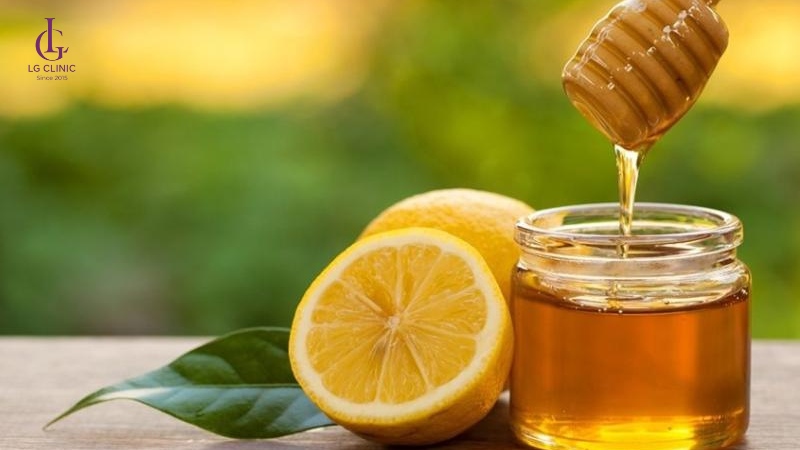 Tẩy lông vùng kín bằng mật ong và chanh