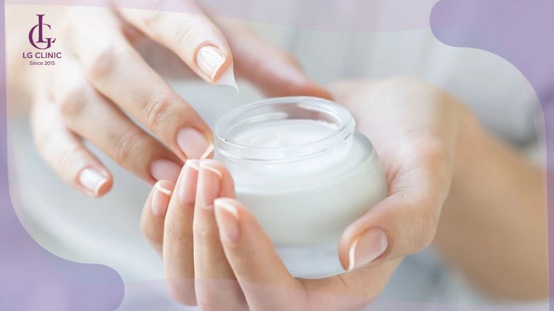 thoa kem dưỡng sau khi cạo lông vùng kin