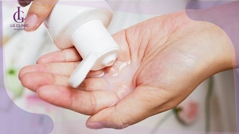 thử kem trên vùng da nhỏ và chờ 24 giờ để đảm bảo an toàn.