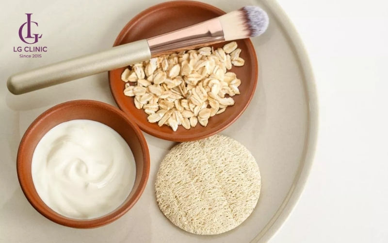 cách trị thâm mụn bằng sữa chua không đường và yến mạch