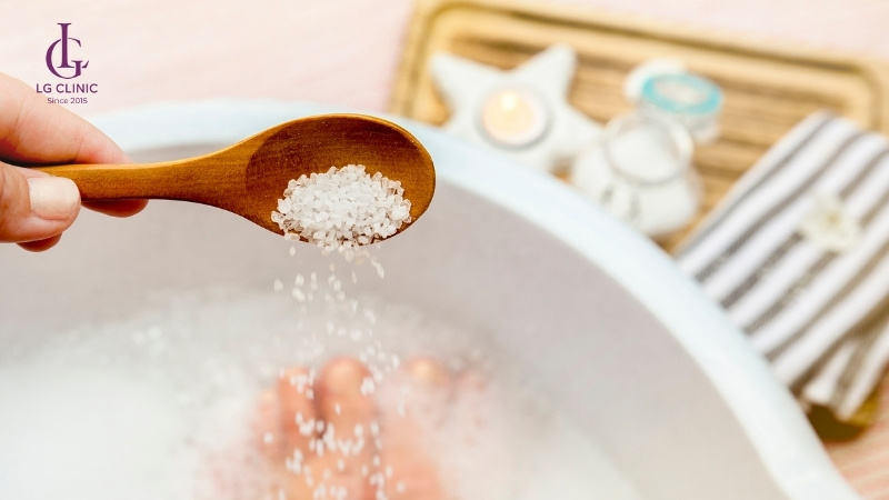 cách trị thâm mông bằng muôi