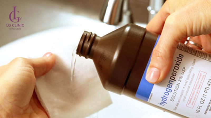trị thâm nách bằng oxy già