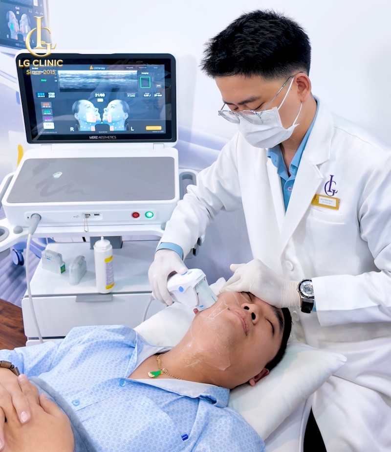 làm ultherapy ở nơi có bác sĩ thao tác